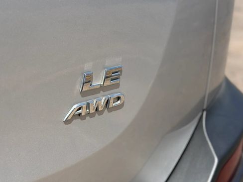 Used 2014 Toyota RAV4 LE AWD/4WD image 13