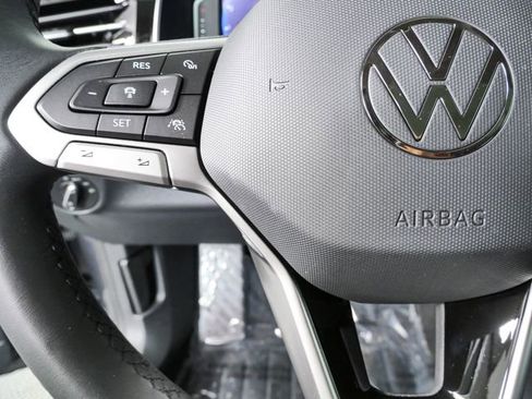 Used 2025 Volkswagen Jetta SEL FWD image 18