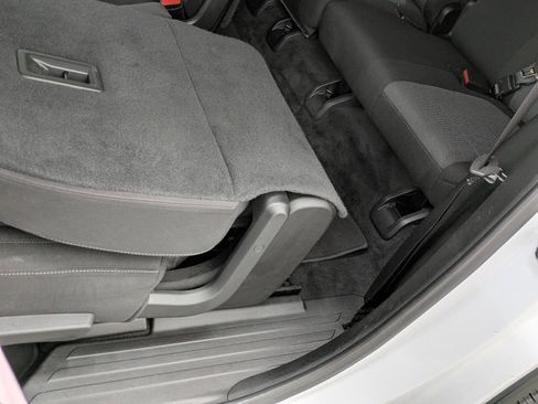 Used 2022 Chevrolet Traverse LT image 29