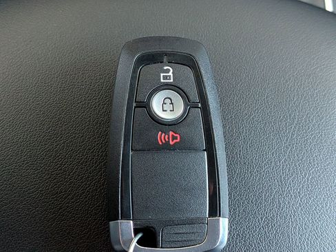 Certified 2024 Ford Edge SE w/ Black Appearance Package image 31