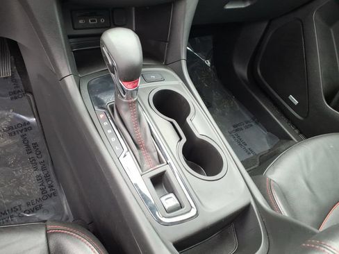 Used 2023 Chevrolet Equinox RS w/ RS Leather Package FWD image 9