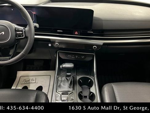 Used 2025 Kia Carnival SX Prestige image 13