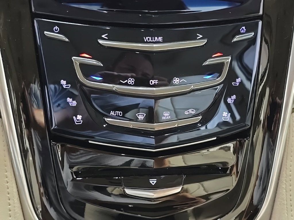 Used 2019 Cadillac Escalade Premium Luxury AWD/4WD image 26