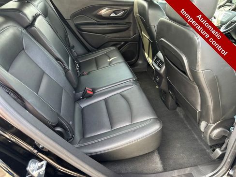 Used 2024 GMC Terrain SLT image 36