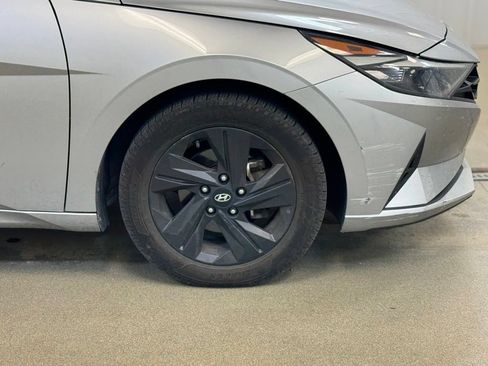 Used 2021 Hyundai Elantra SEL FWD image 4