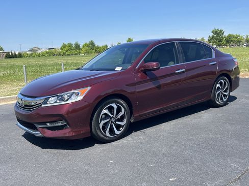 Used 2017 Honda Accord EX-L image 5