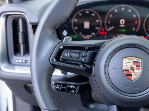 New 2026 Porsche Cayenne S AWD/4WD image 33