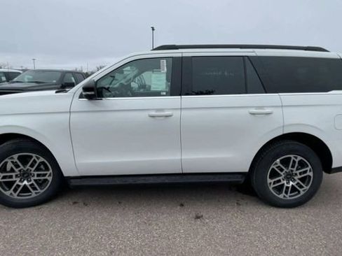 New 2026 Ford Expedition Active image 5