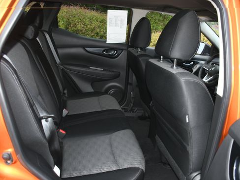 Used 2017 Nissan Rogue Sport SV w/ SV Premium Package FWD image 19