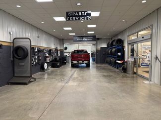 Used 2025 Buick Envision Preferred video 2