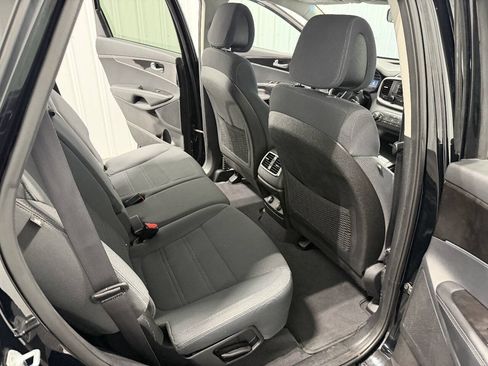 Used 2016 Kia Sorento LX AWD/4WD image 11