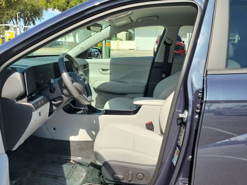 Used 2025 Hyundai Kona SEL FWD image 19