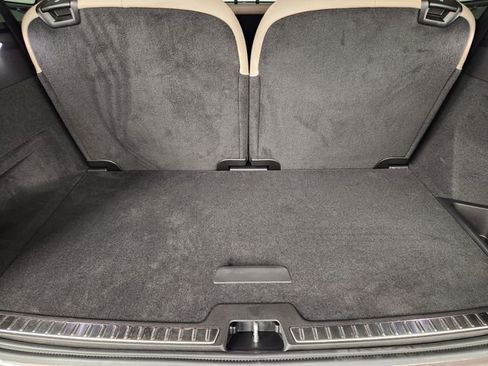 New 2025 Volvo XC90 T8 Core image 34