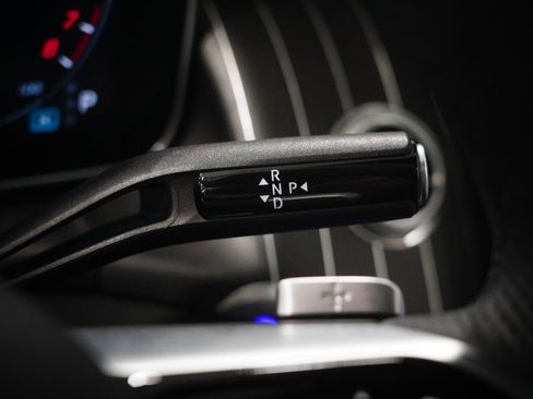 Used 2025 Mercedes-Benz GLC 350e 4MATIC image 21