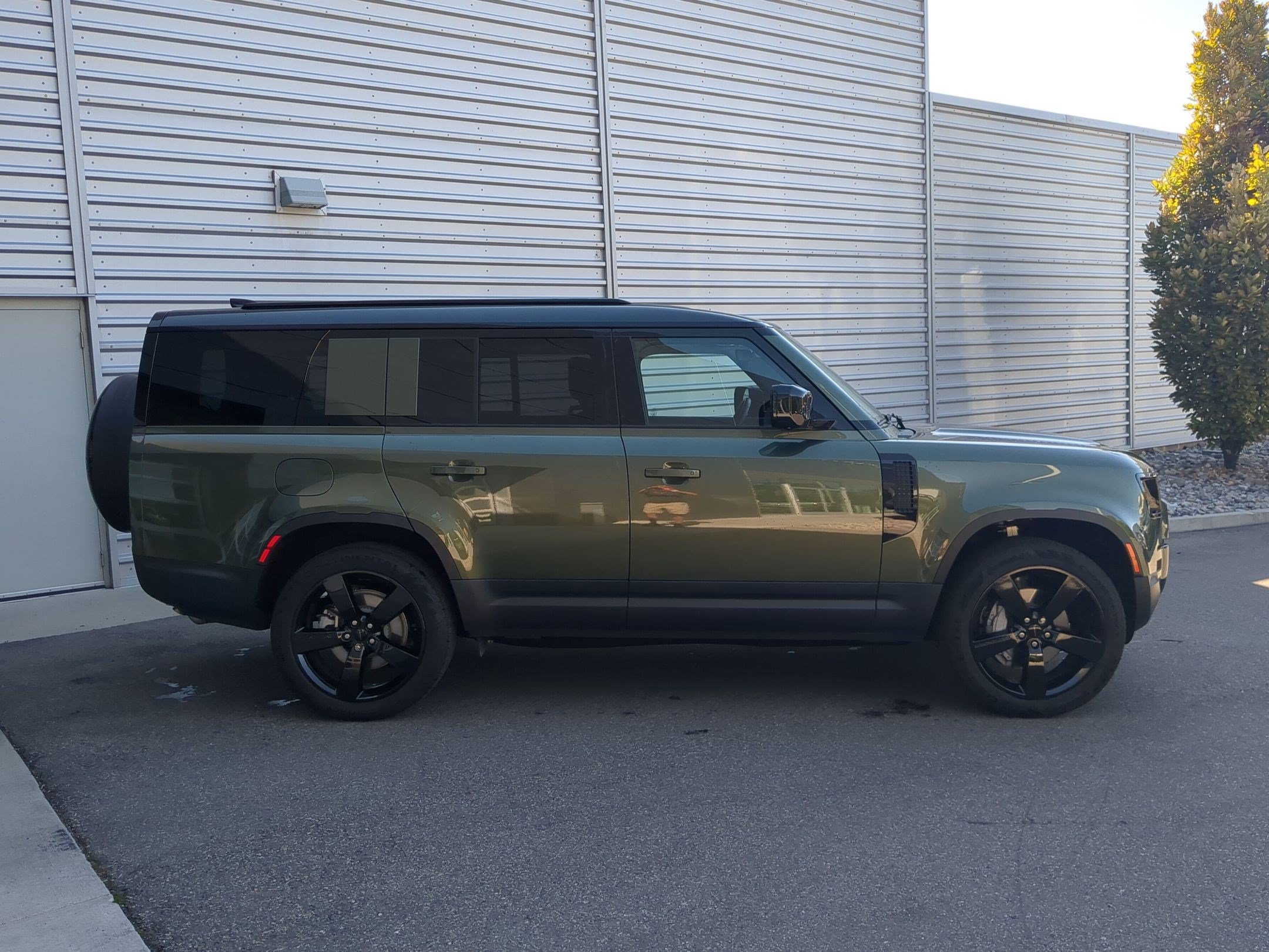 Used 2026 Land Rover Defender 130 S AWD/4WD image 5