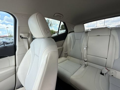 Used 2023 Buick Envision Preferred AWD/4WD image 12