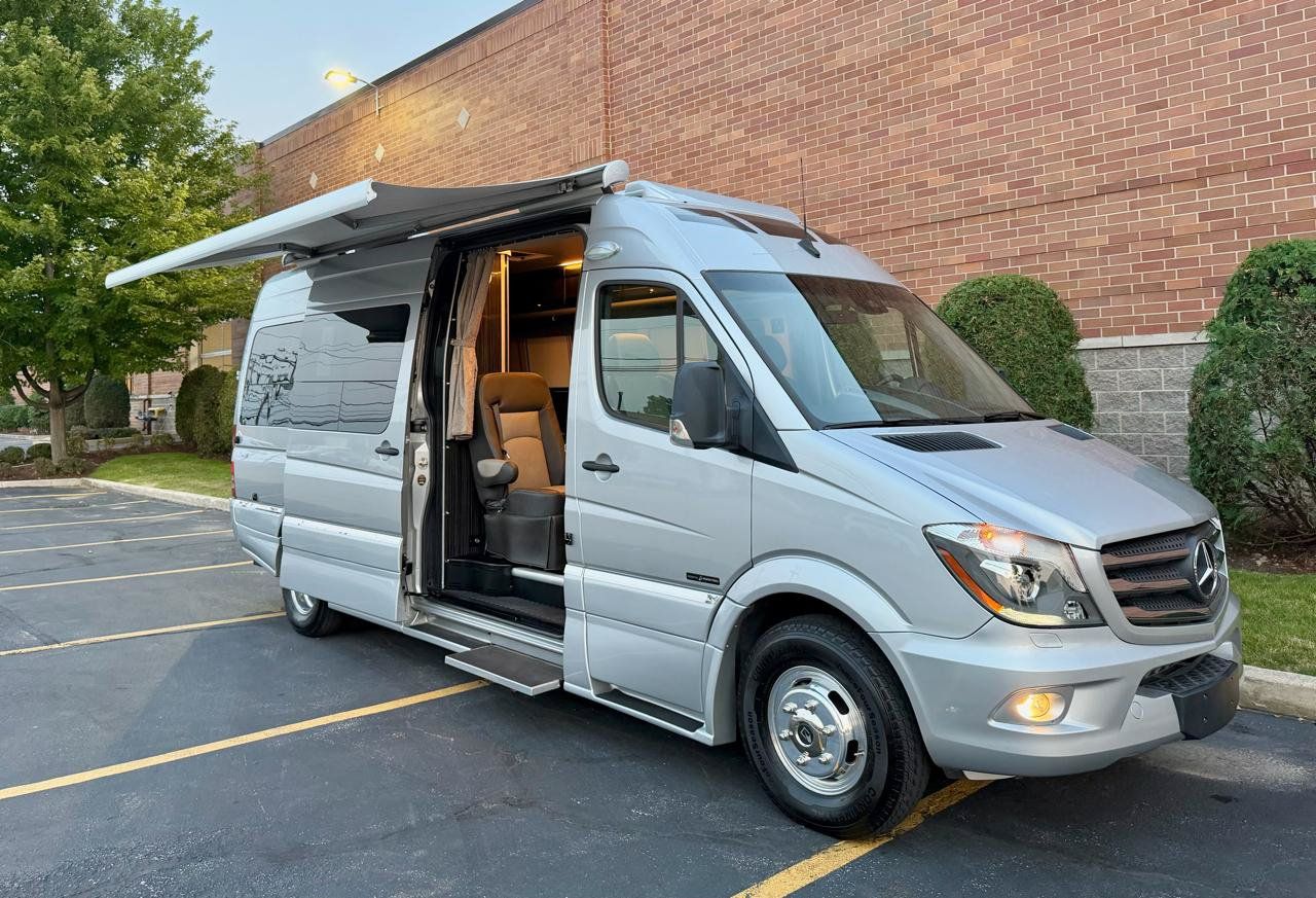 Used 2017 Mercedes-Benz Sprinter 3500 image 44