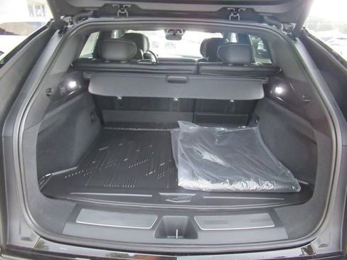 New 2026 Cadillac Lyriq V image 31