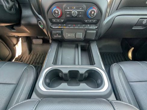 Used 2019 Chevrolet Silverado 1500 High Country w/ Z71 Off-Road Package image 20