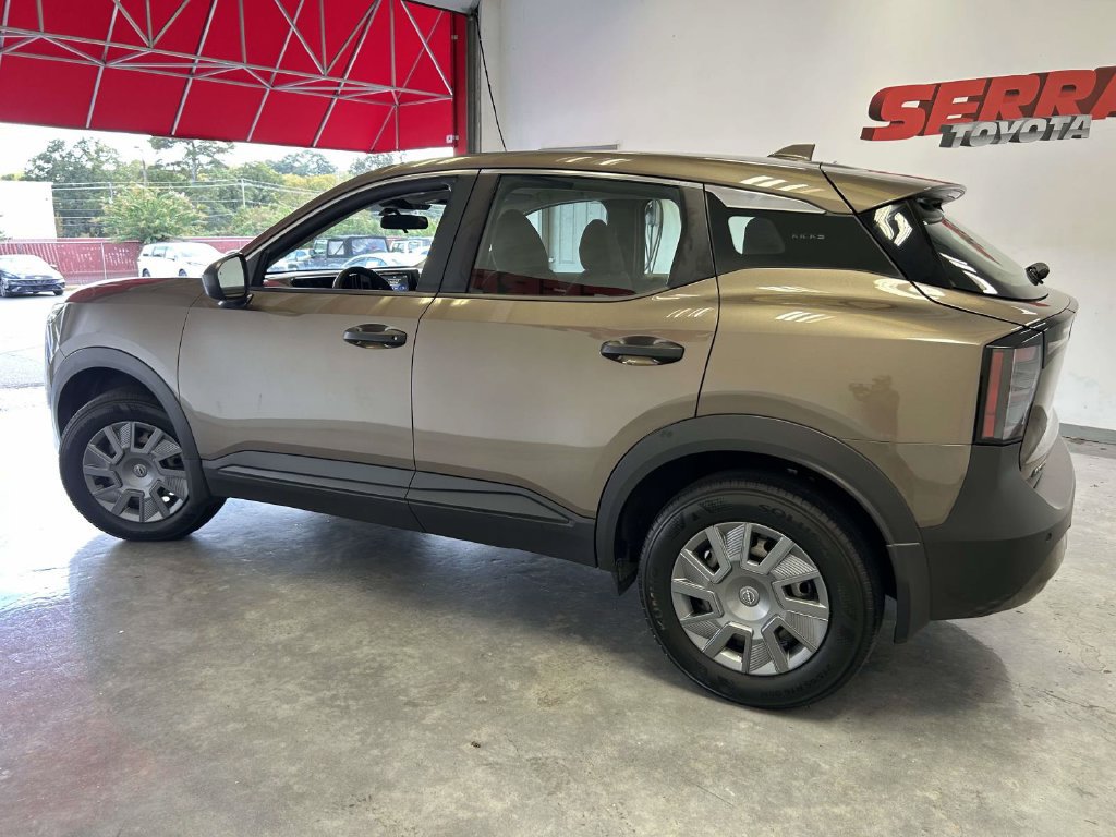 Used 2025 Nissan Kicks S AWD/4WD image 5