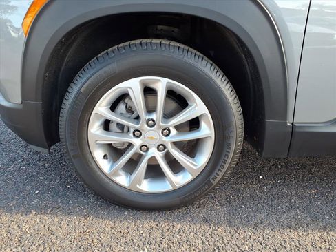 Used 2024 Chevrolet TrailBlazer LS w/ LS Convenience Package image 9