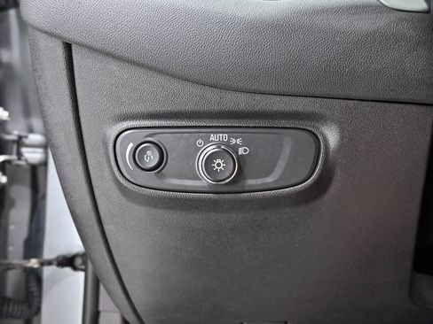 Used 2024 Chevrolet Equinox LS w/ LS Convenience Package FWD image 9