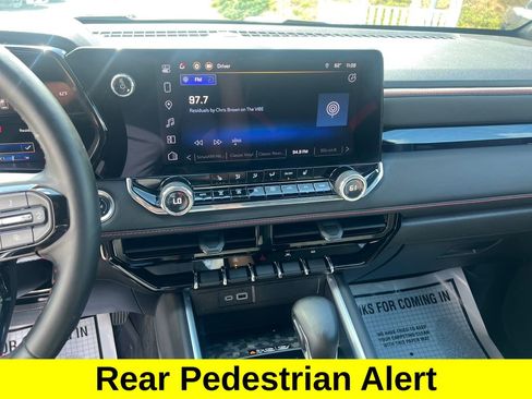 Used 2024 Chevrolet Colorado Z71 w/ Z71 Convenience Package 2 image 19