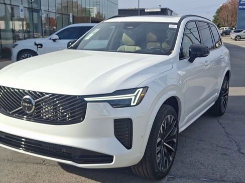 New 2026 Volvo XC90 B6 Ultra w/ Lounge Package image 4