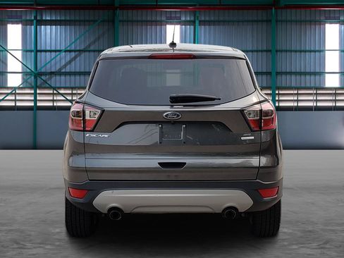 Used 2017 Ford Escape SE FWD image 4