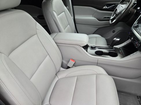 Used 2019 GMC Acadia SLT FWD image 16