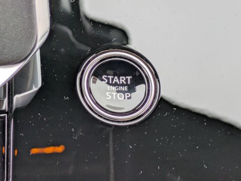 New 2026 Land Rover Range Rover Sport Dynamic SE image 16