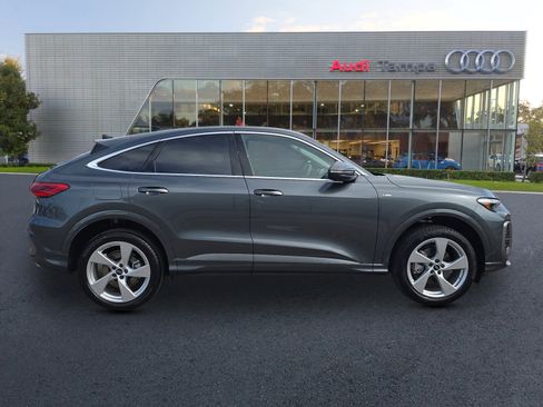 New 2025 Audi Q5 Premium Plus image 3