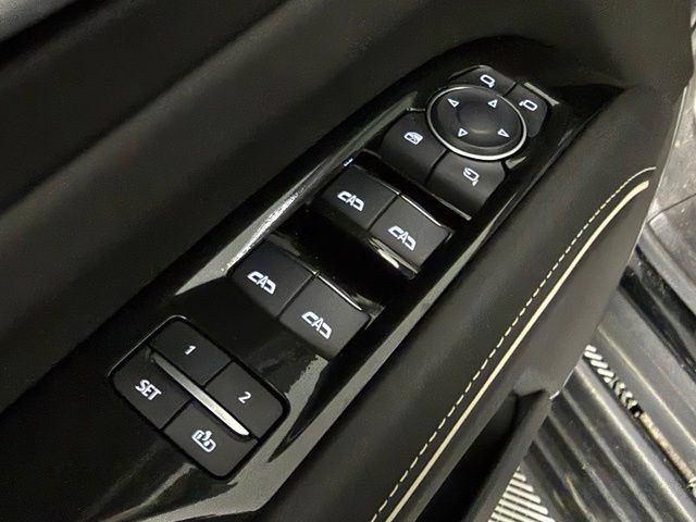 Used 2024 Cadillac Escalade ESV V AWD/4WD image 21
