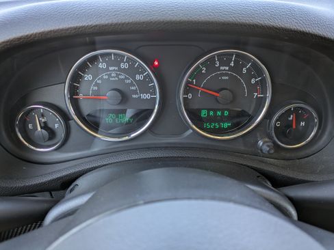 Used 2018 Jeep Wrangler Sport image 29