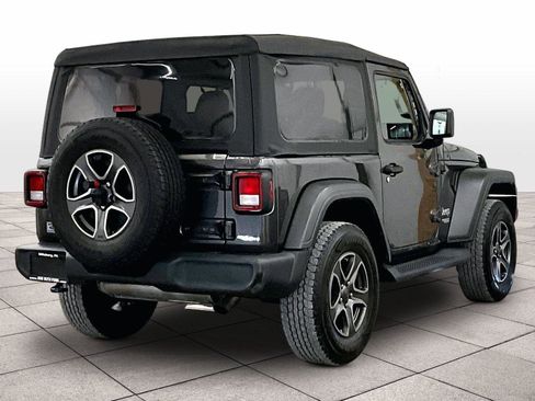 Used 2018 Jeep Wrangler Sport AWD/4WD image 11