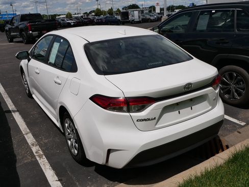 Certified 2026 Toyota Corolla LE FWD image 5