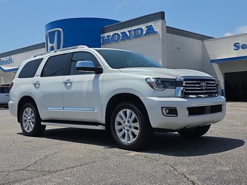 Used 2021 Toyota Sequoia Platinum AWD/4WD image 2