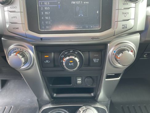 Used 2016 Toyota 4Runner SR5 AWD/4WD image 22