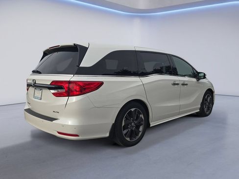 Used 2023 Honda Odyssey Elite image 6