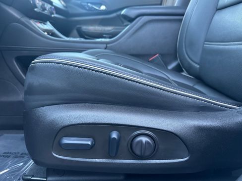 Used 2023 GMC Acadia Denali w/ Denali Ultimate Package image 13