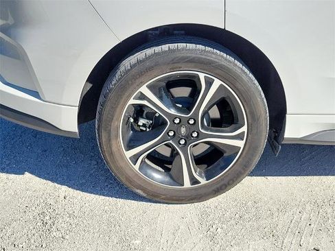 Certified 2020 Ford Edge ST image 5