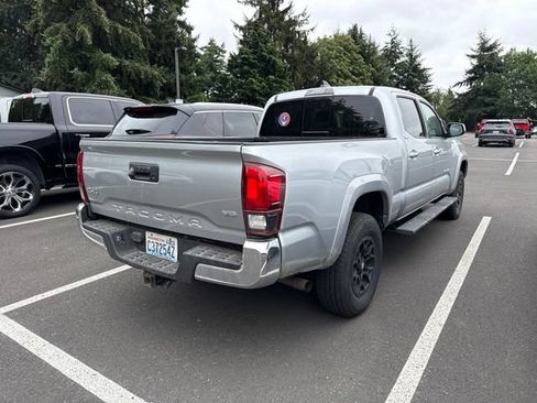 Used 2022 Toyota Tacoma SR5 AWD/4WD image 3
