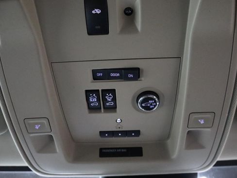 Used 2019 GMC Yukon Denali w/ Denali Ultimate Package AWD/4WD image 29