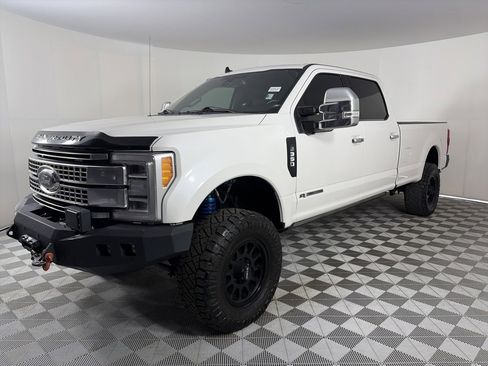 Used 2019 Ford F350 Platinum w/ Platinum Ultimate Package image 3