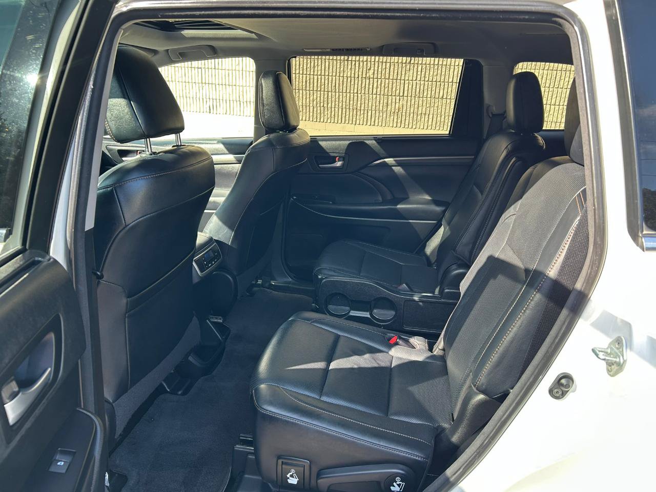 Used 2018 Toyota Highlander Limited AWD/4WD image 14