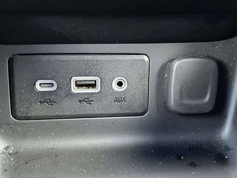 Used 2024 GMC Terrain SLE image 20