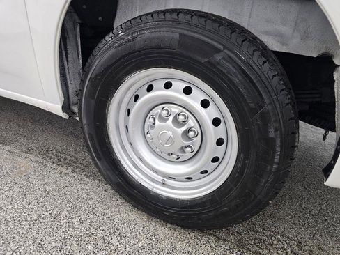 Used 2019 Nissan NV 2500 S image 22