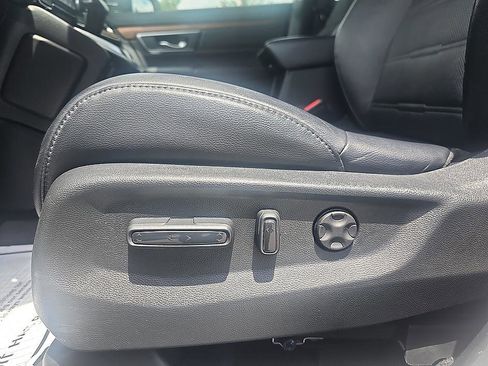 Used 2018 Honda CR-V Touring image 15