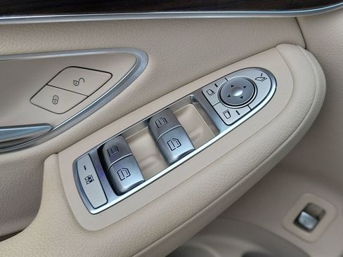 Certified 2022 Mercedes-Benz GLC 300 image 27