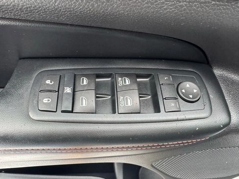 Used 2016 Jeep Grand Cherokee Laredo 75th Anniversary image 10